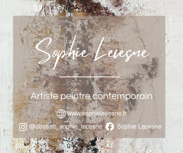 Sur fond de couleur terre, un arbre est peint en acrylique avec des éléments naturels